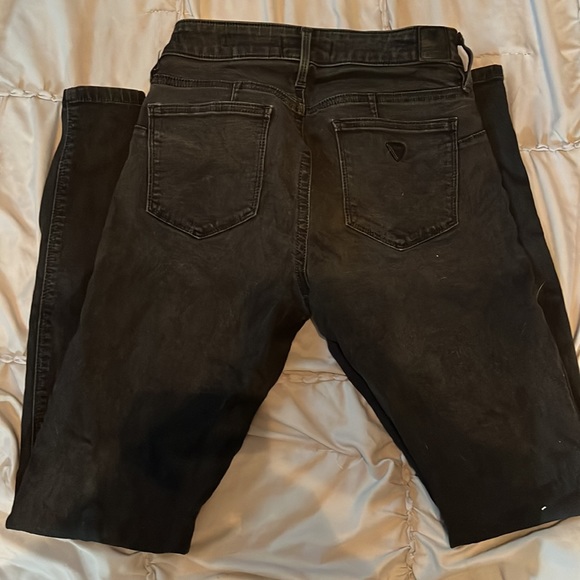 Black women’s Guess jeans - Picture 4 of 5